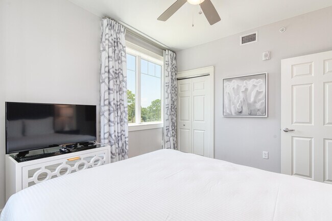 Building Photo - 9000 Heron Walk Dr