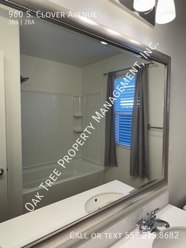 Building Photo - 960 S Clover Ave