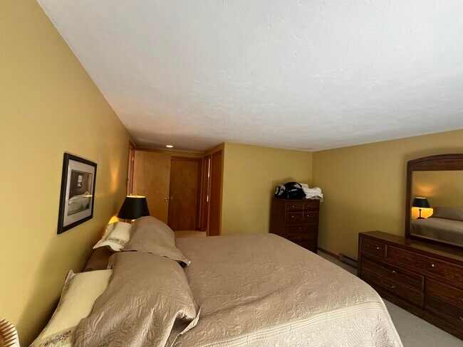 Building Photo - 35 Woodland Pines Rd
