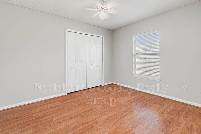 Building Photo - 11498 Chase Meadows Dr S