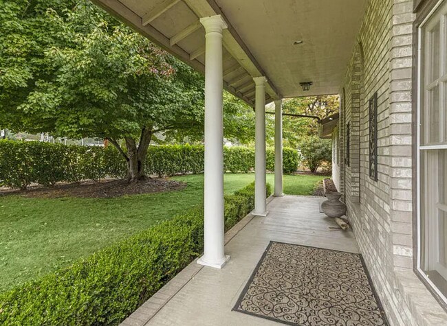 Building Photo - 132 Lloyellen Dr
