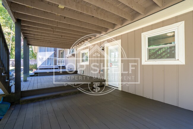 Building Photo - 1960 Branch View Dr