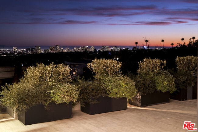 Building Photo - 1210 Laurel Way