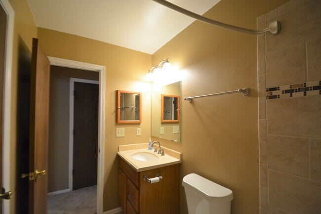 Building Photo - 4618 Excalibur Ct