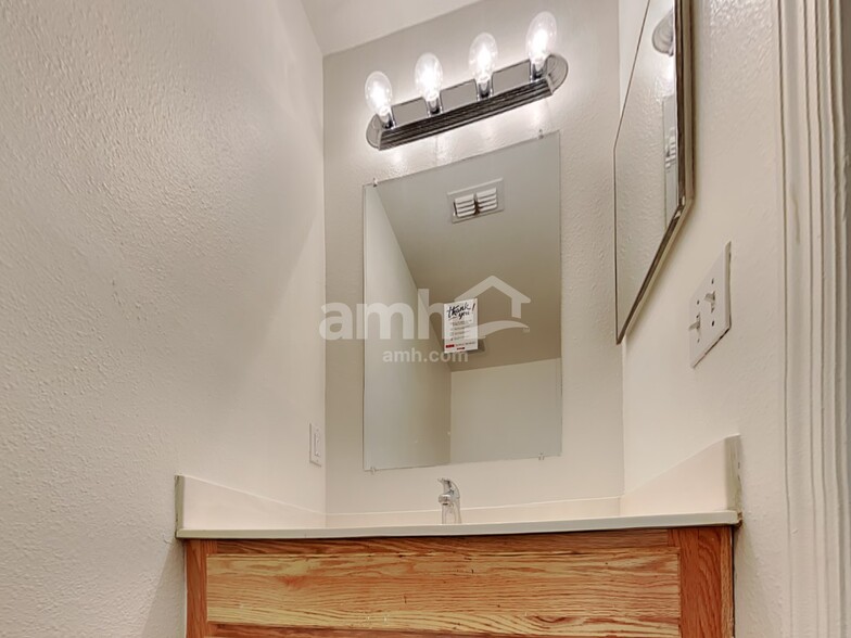 Building Photo - 5514 Ortega Park Blvd
