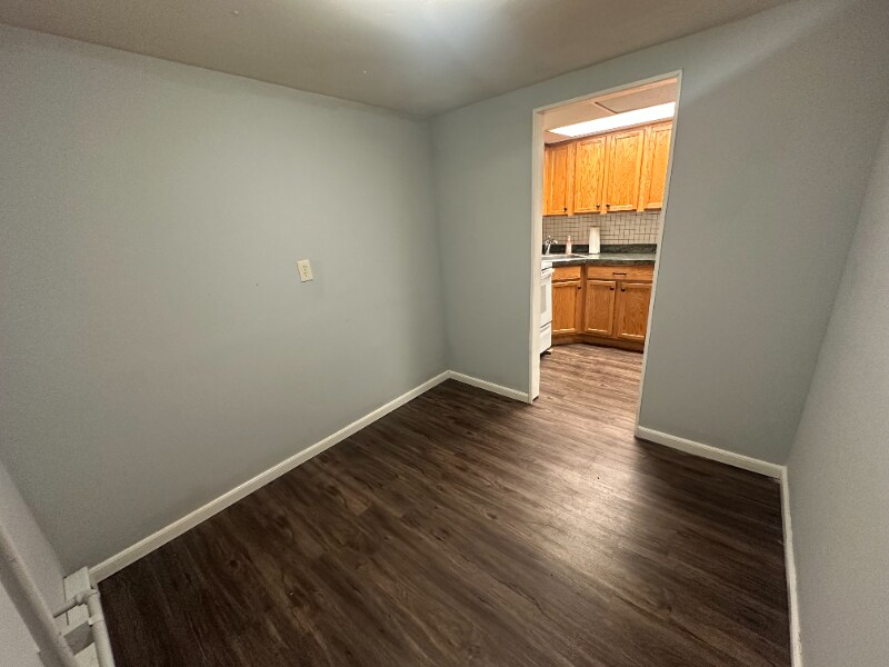 Building Photo - 516 Oakwood St