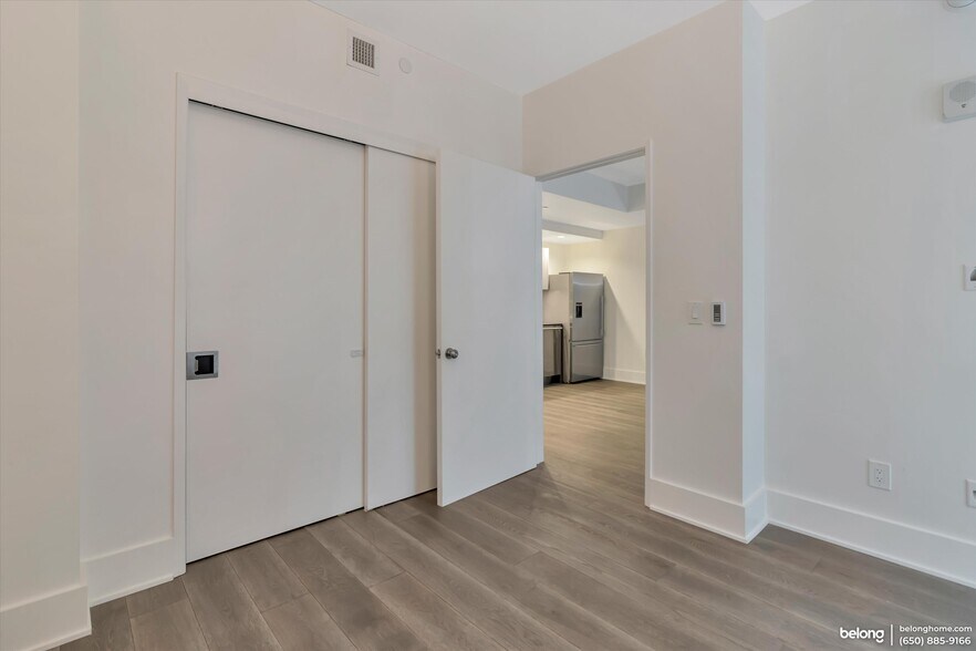 Building Photo - 1075 Market St