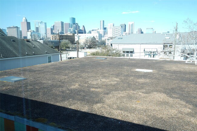 Building Photo - 2716 Chenevert St