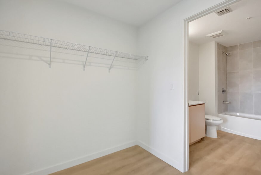 Building Photo - 232 Fordham Dr