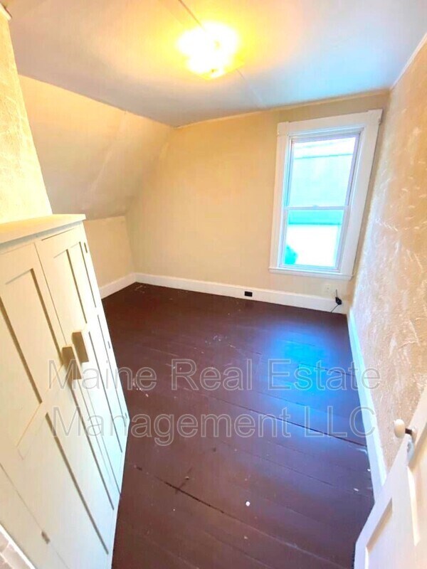 Building Photo - 49 Highland Ave