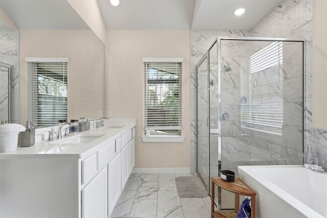 Building Photo - 127 Lukewood Cir