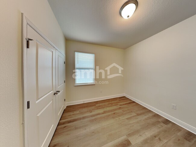 Building Photo - 1074 Heavenly Dr