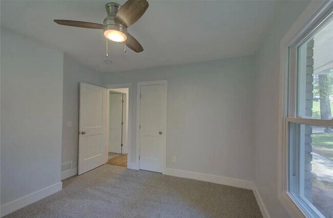 Building Photo - 985 Frontier Trail SW