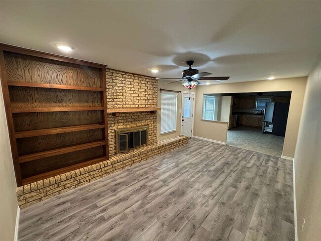 Building Photo - 141 Foxfire Rd