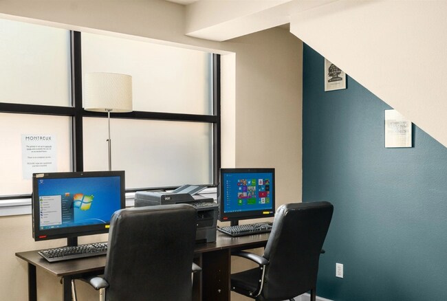 Building Photo - Beautiful condo w/garage space in desirable Belltown! Available 6/10/2026!