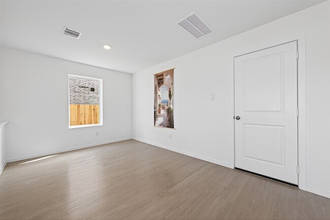 Building Photo - 6273 Alder Crk Dr