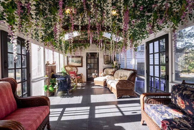 Building Photo - 1357 Canal Rd