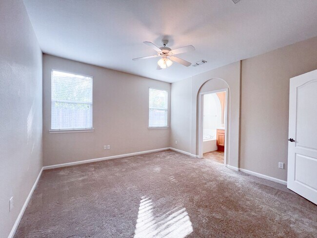 Building Photo - West Sacramento Gem with 3 Bedrooms & 2 Ba...