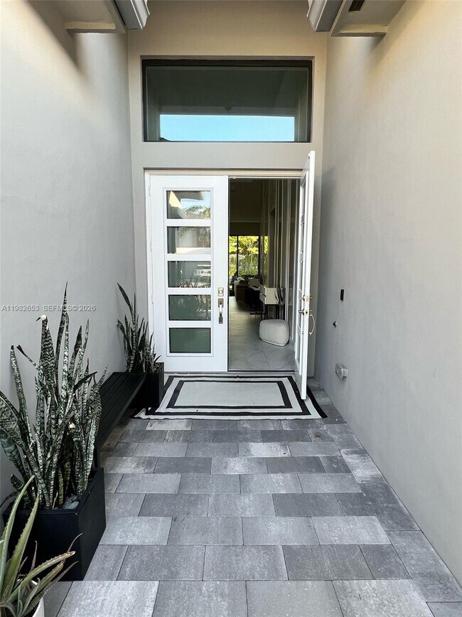 Building Photo - 8533 Ganton Dr