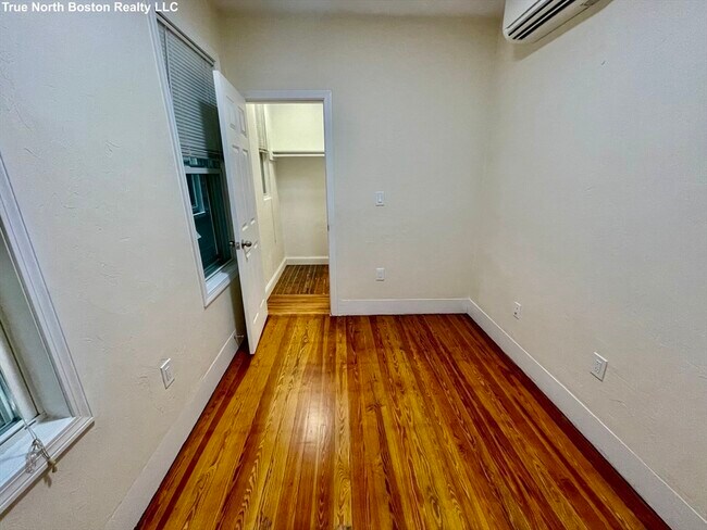 Building Photo - 207 Princeton St