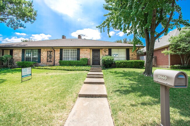 Building Photo - 10660 Pagewood Dr