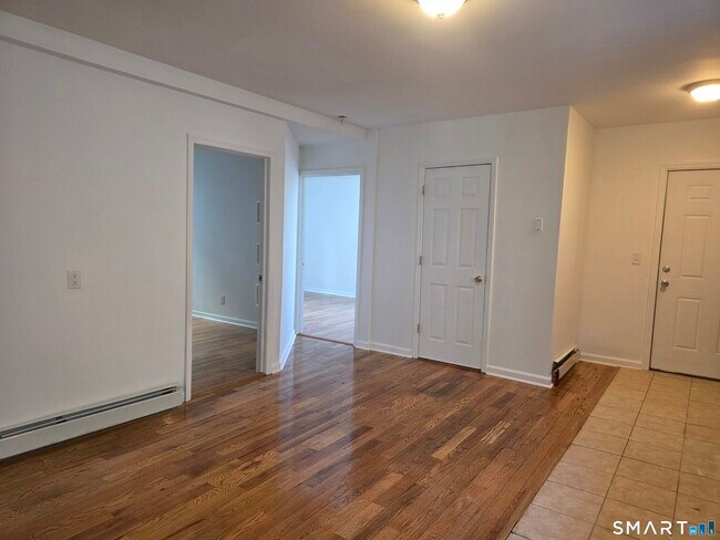 Building Photo - 120 Easton Ave