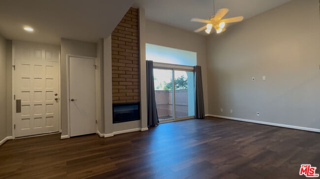 Building Photo - 11260 Overland Ave