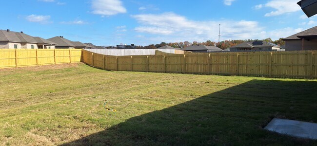 Building Photo - 38 10 Point Ln