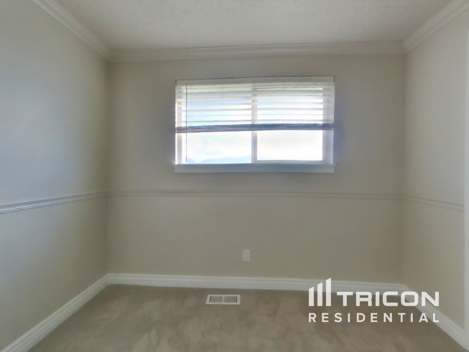 Building Photo - 1370 N 4700 W