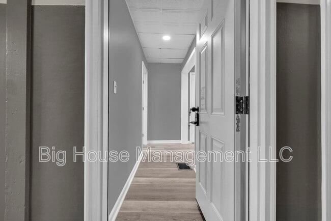 Building Photo - 1725 Hollins St