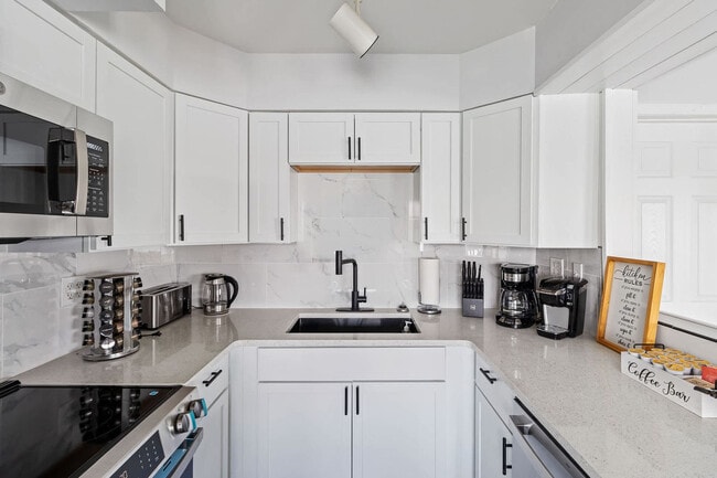 Building Photo - 301 S Front St