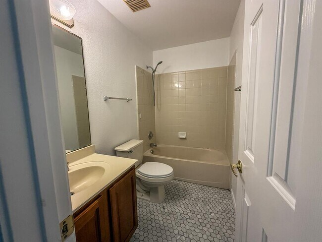 Building Photo - 1148 Apollo Cir