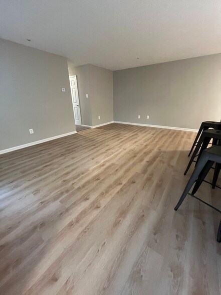 Building Photo - 904 Jessicas Ln