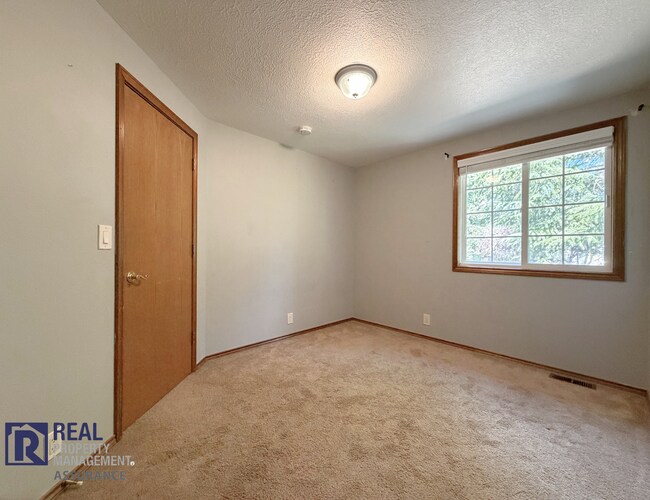 Building Photo - 9085 SW Trigger Ct