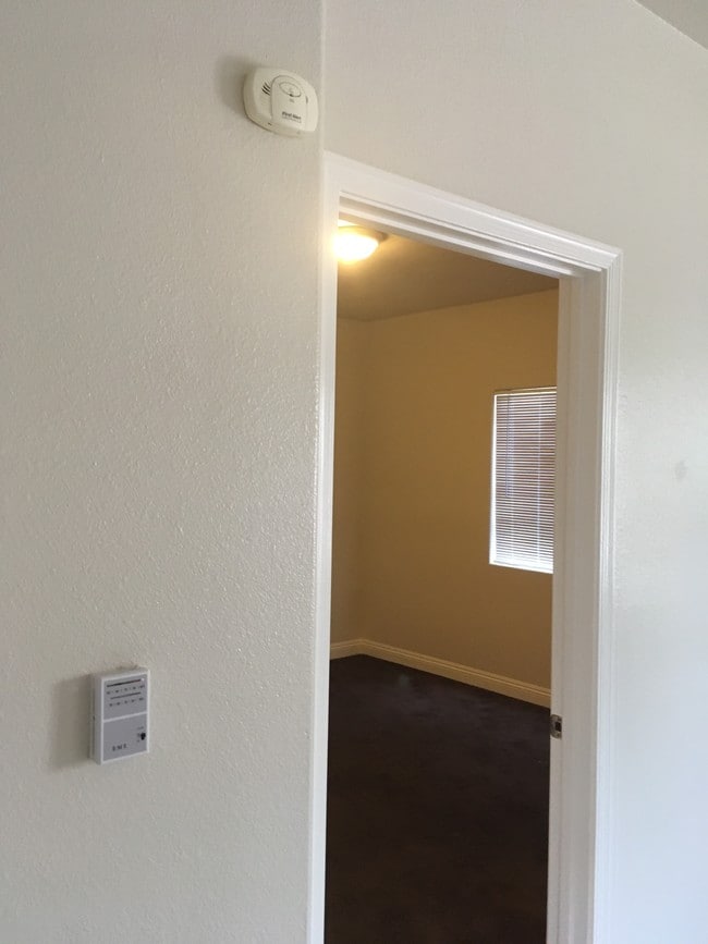 1st bedroom - 456 E 47th St