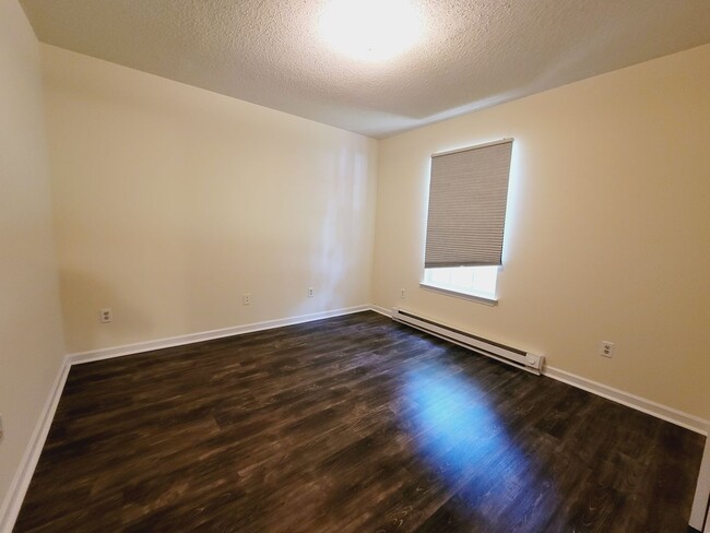 Building Photo - Remodeled 2 bed 1 bath