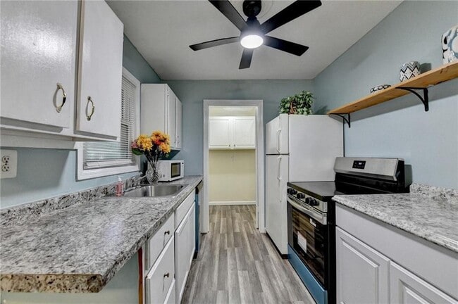 Building Photo - 103 Dogwood Ln