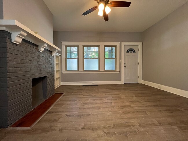 Building Photo - 1441 W 58th St