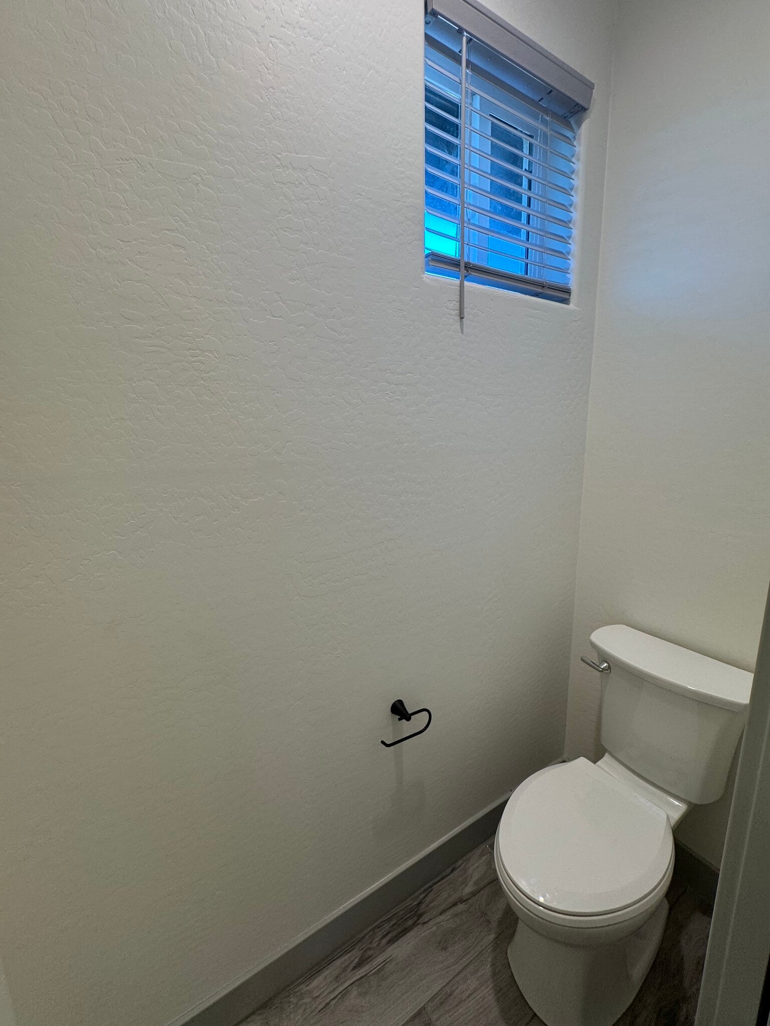 Master Toilet Room - 3112 N Navajo Dr