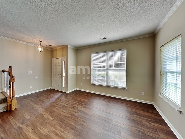 Building Photo - 6939 Brachnell View Dr
