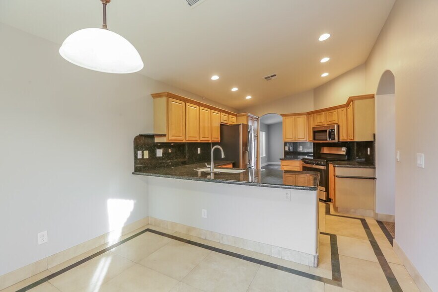 Building Photo - 17811 N 41st Pl