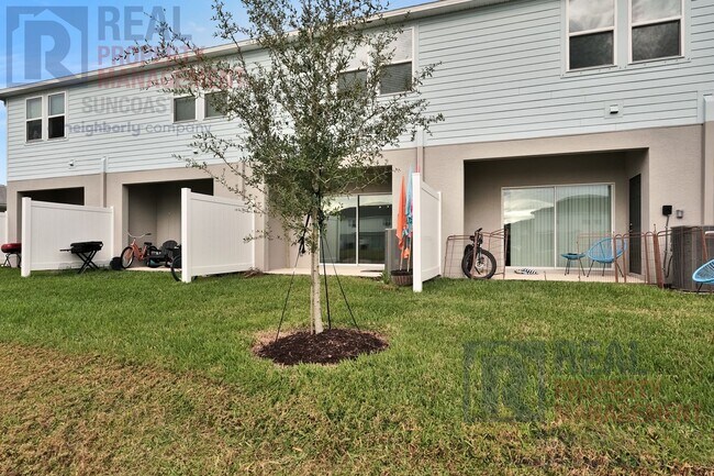 Building Photo - 8937 Daybreak St