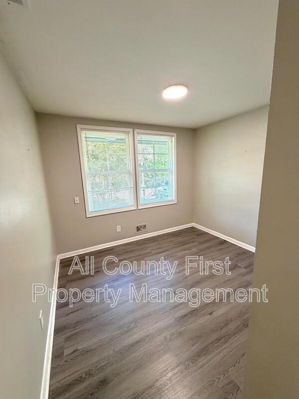 Building Photo - 2386 Cresta Dr