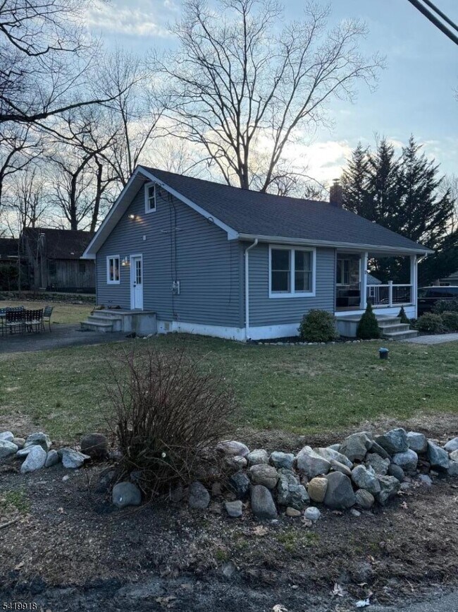 Building Photo - 12 Bellot Rd