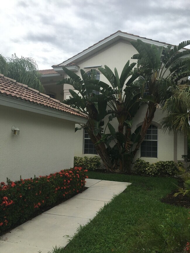 Building Photo - 2 bedroom 2 bath condo in Port of the Islands