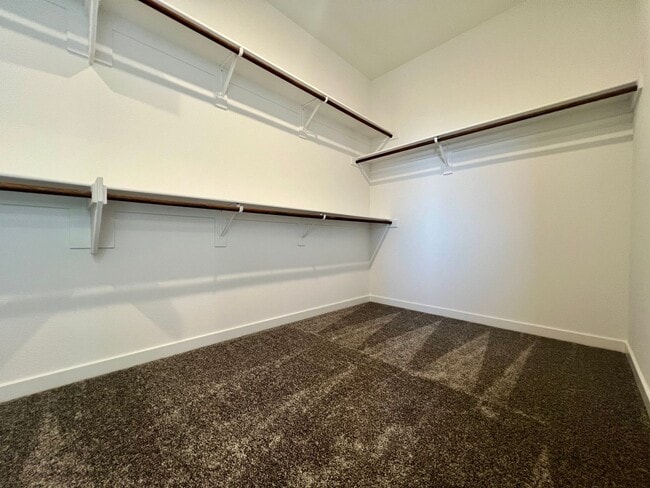 Building Photo - Stunning Newly Built 4-Bedroom, 3-Bathroom Home in Henderson