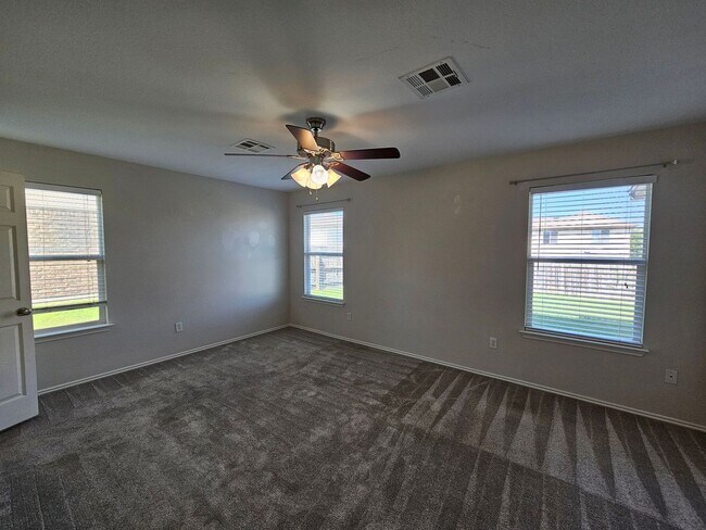 Building Photo - 5311 Bridgewood Dr