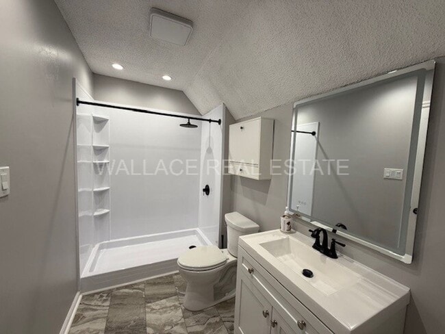 Building Photo - BEAUTIFUL, UPDATED 2 BEDROOM TOWNHOUSE IN PLEASANT TRACE!!