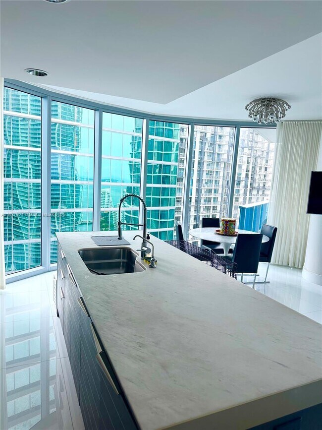 Building Photo - 200 Biscayne Blvd Way