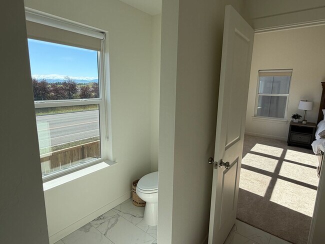 Building Photo - 830 Spaniel Ln